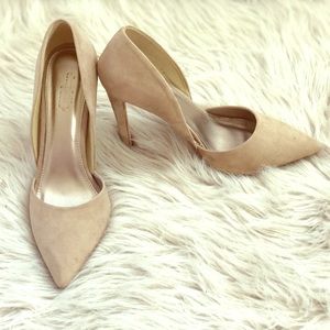 Oatmeal pointed heels